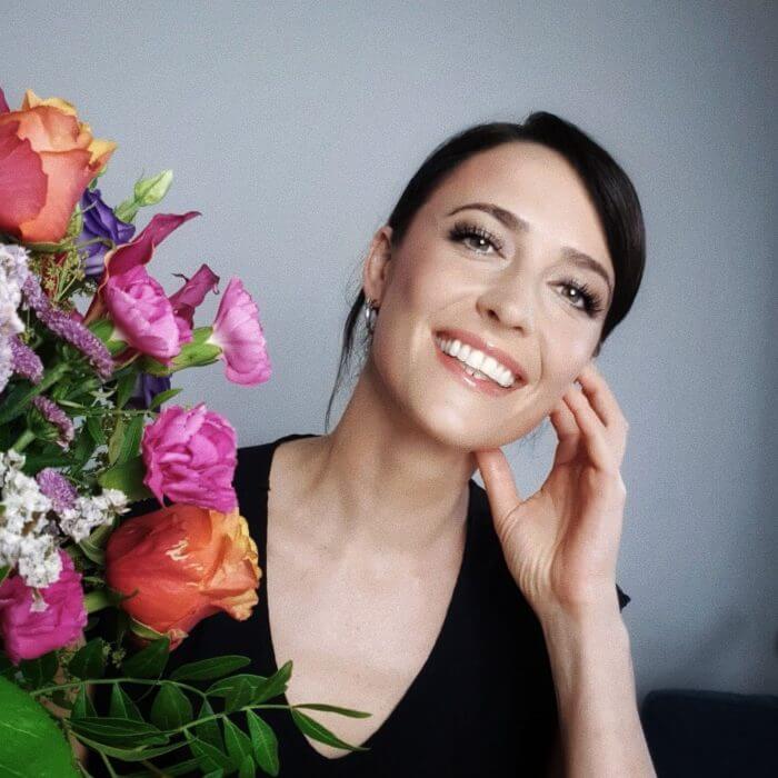 Make-up / Wimpern/ Brow/ Detox Tutorial in der Happie Haus Brustkrebs App